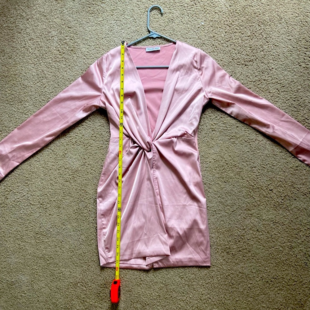 Fashion Nova long sleeve dress with knot in the center